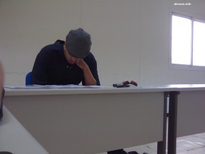 Abdulla zapomniał, że jest test, więc zakuwa 5 minut przed egzaminem - skąd my to znamy? ;)